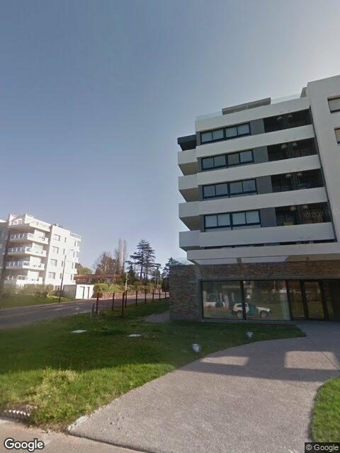 Fachada de Edificio Tiziano — Playa Mansa, Punta del Este