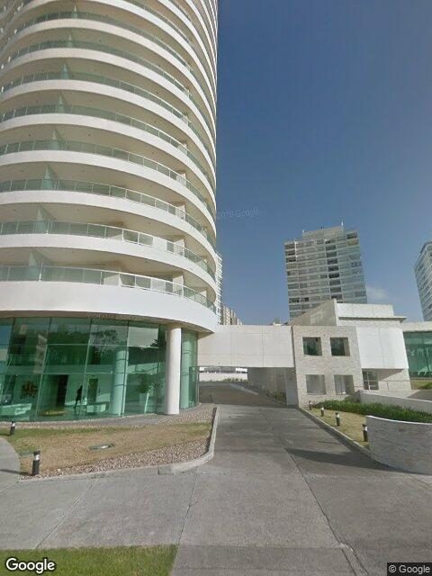 Fachada de Edificio Torre Aquarela — Playa Mansa, Punta del Este