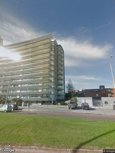 Fachada de Edificio Torre del Mar — Playa Mansa, Punta del Este