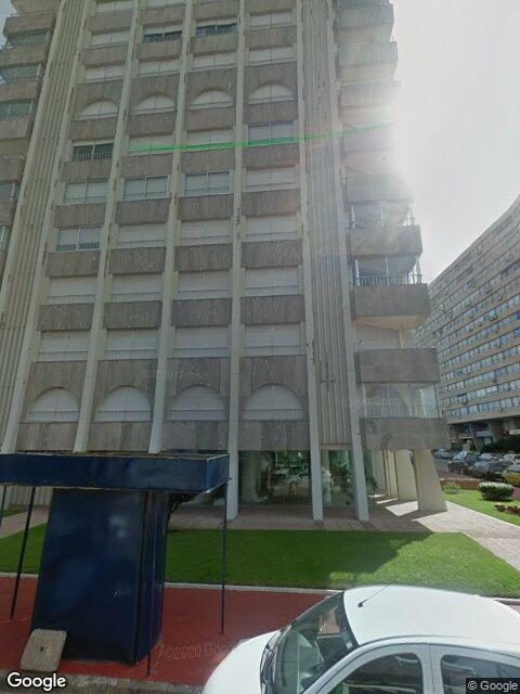 Fachada de Edificio Torre del Sol — Península, Punta del Este