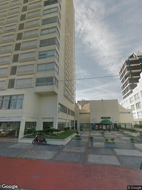 Fachada de Edificio Torre Libertador — Península, Punta del Este