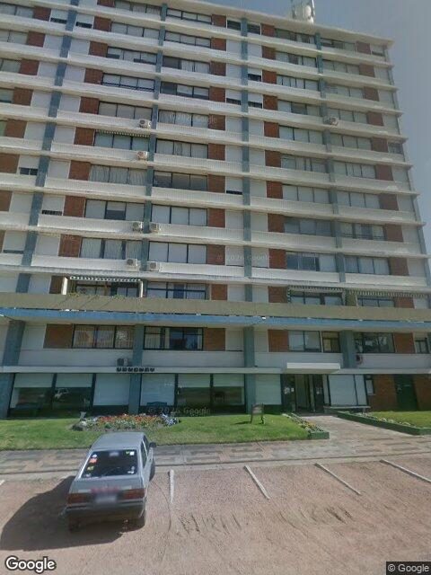 Fachada de Edificio Uruguay — Aidy Grill, Punta del Este