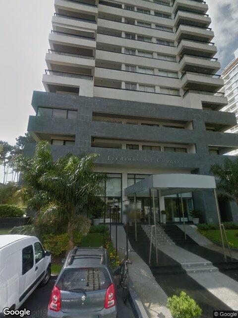Fachada de Jardines del Country — Av. Roosevelt, Punta del Este