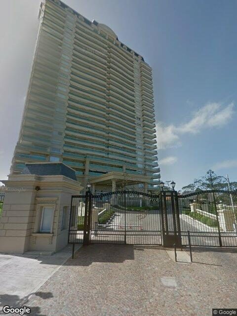 Fachada de Le Jardin — Playa Mansa, Punta del Este