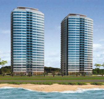 Facade of Le Parc I — Playa Brava, Punta del Este
