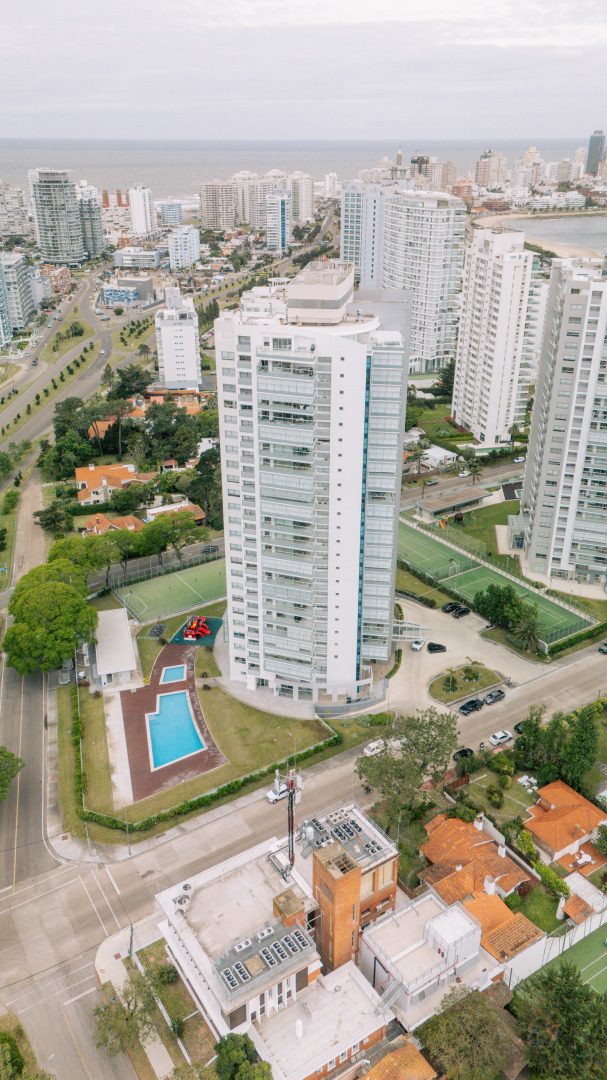 Facade of Miami Boulevard II — Playa Mansa, Punta del Este