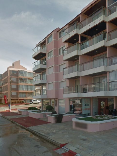 Fachada de RESALSERO — Península, Punta del Este