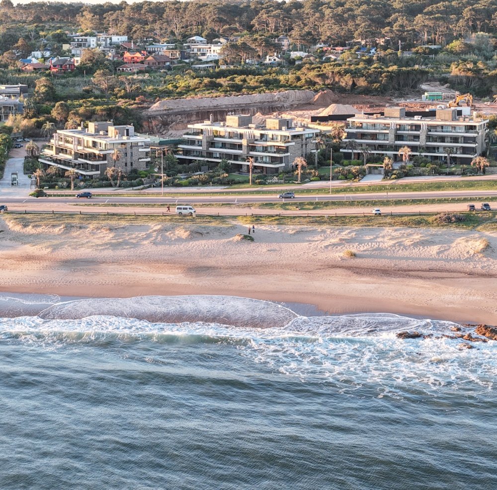 Selenza Residences — edificios terminados frente al mar en Manantiales