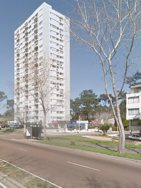 Fachada de Marfil — Av. Roosevelt, Punta del Este