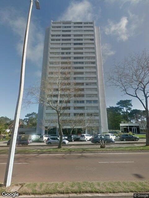 Fachada de Torre Punta del Este — Av. Roosevelt, Punta del Este