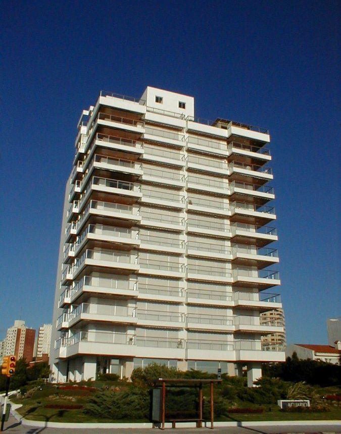 Building Acuario — photo 1