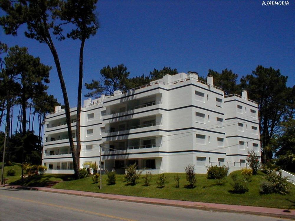 Building La Foret — photo 1