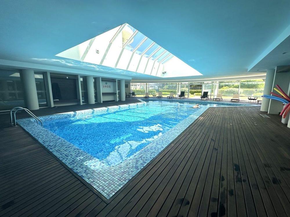 Building Ocean Drive — photo 1