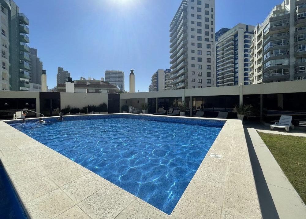 Torre Cristal — foto 1