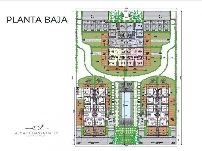 Plano de planta baja con los jardines y la piscina central del complejo