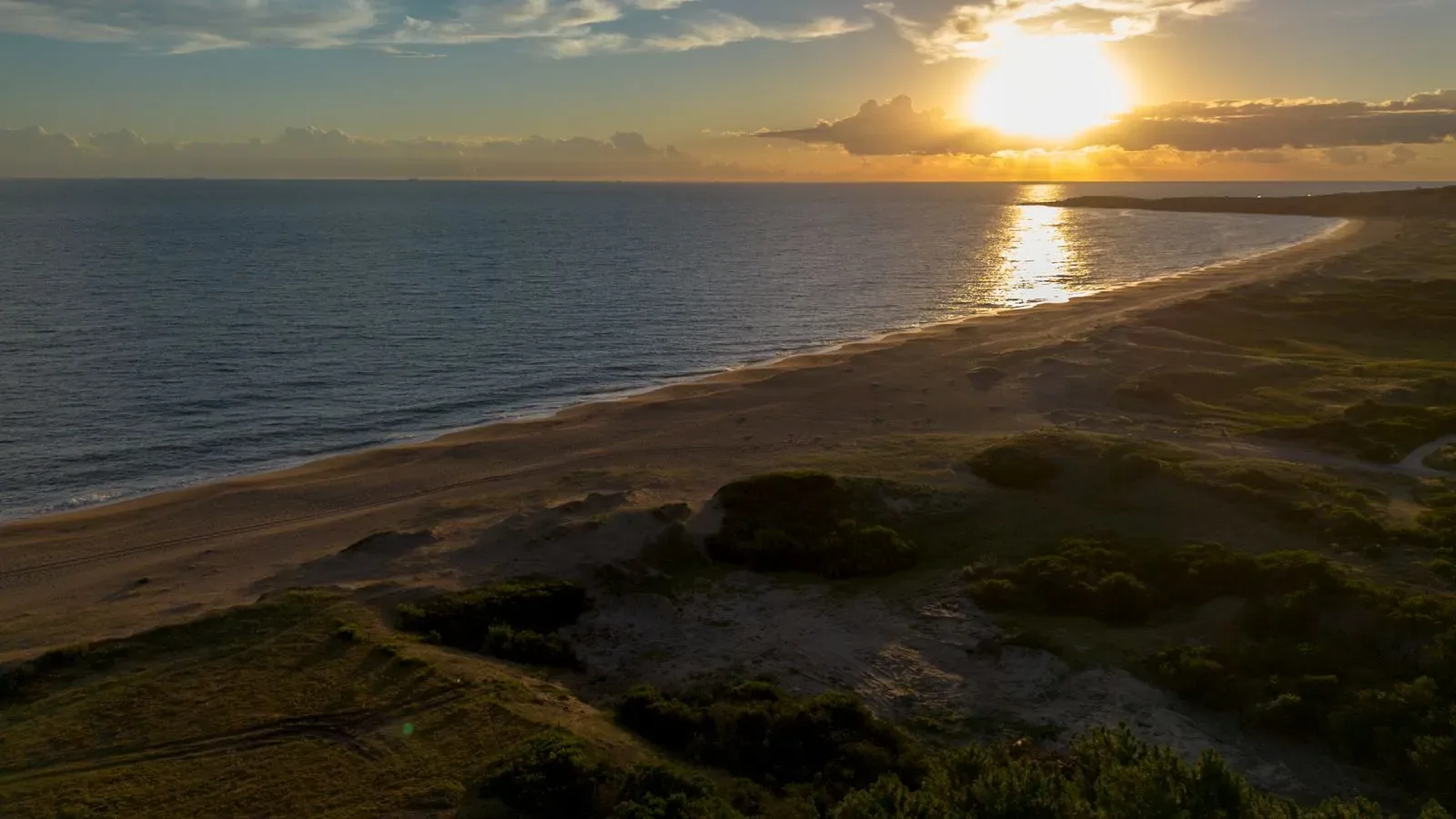 Surroundings of Astra in Playa Mansa — Parada 45 (Punta Ballena bay)