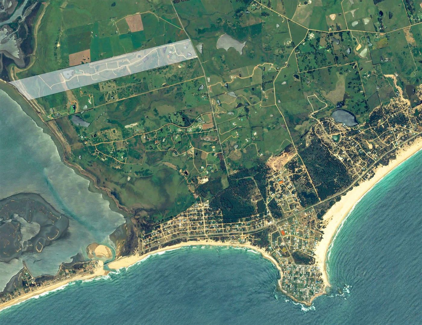Imagen satelital con el predio sombreado, junto a José Ignacio