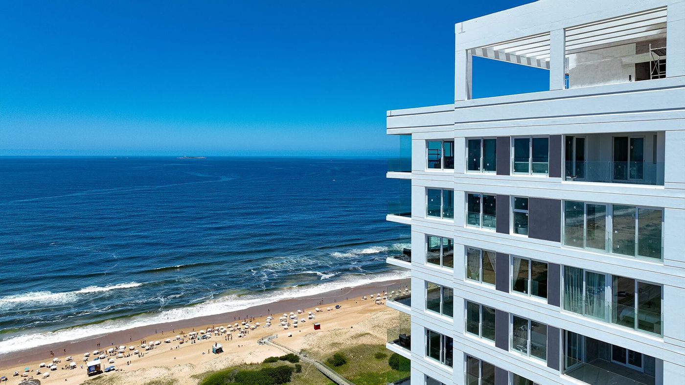 Le Parc IV — Playa Brava – Parada 10 (Rambla Lorenzo Batlle), Punta del Este