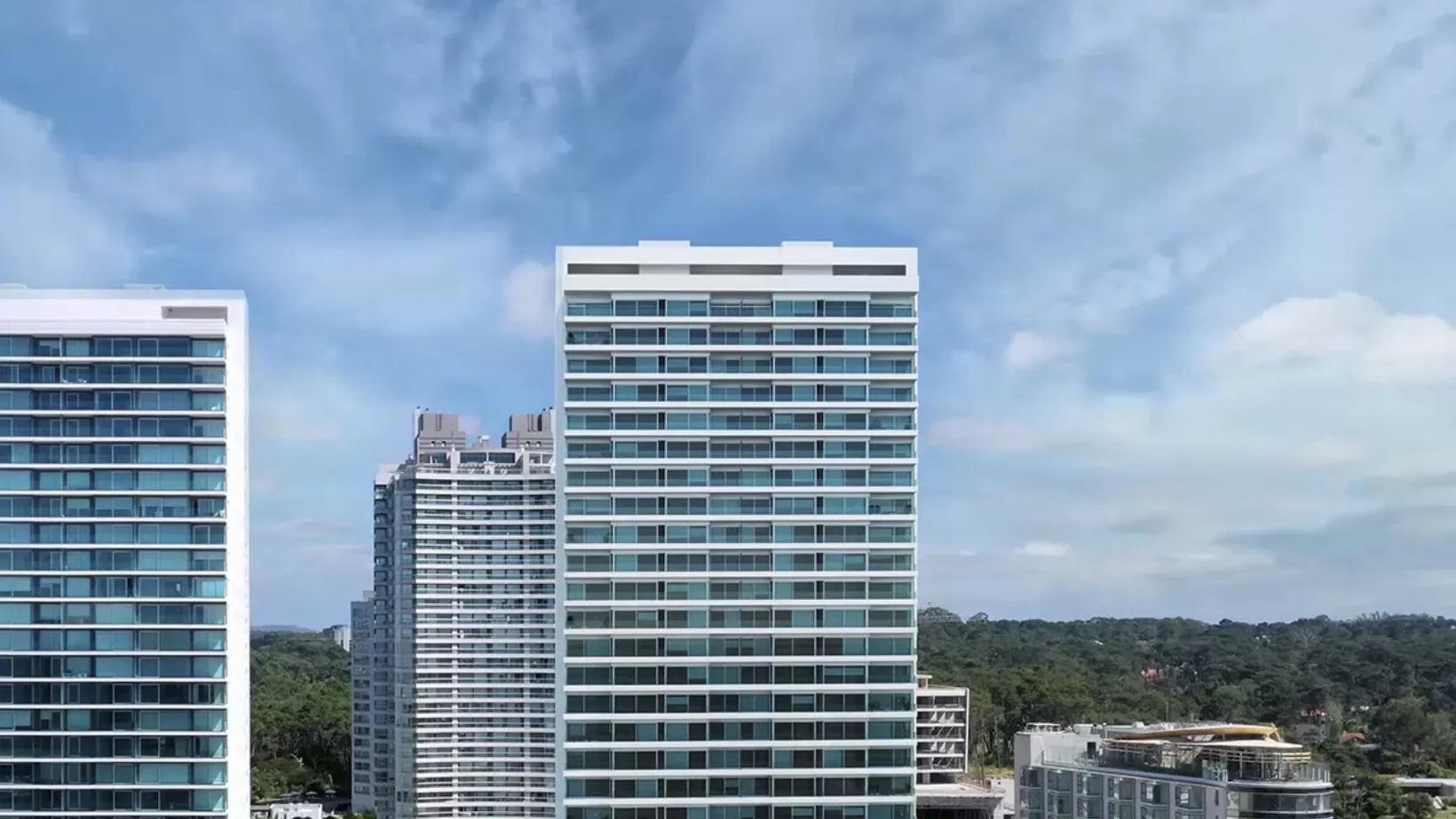 Exterior view of Le Parc IV