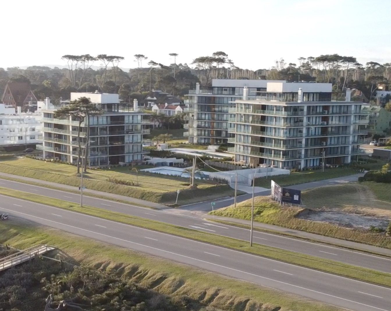 Mansa Bay — Playa Mansa – Parada 33, Punta del Este