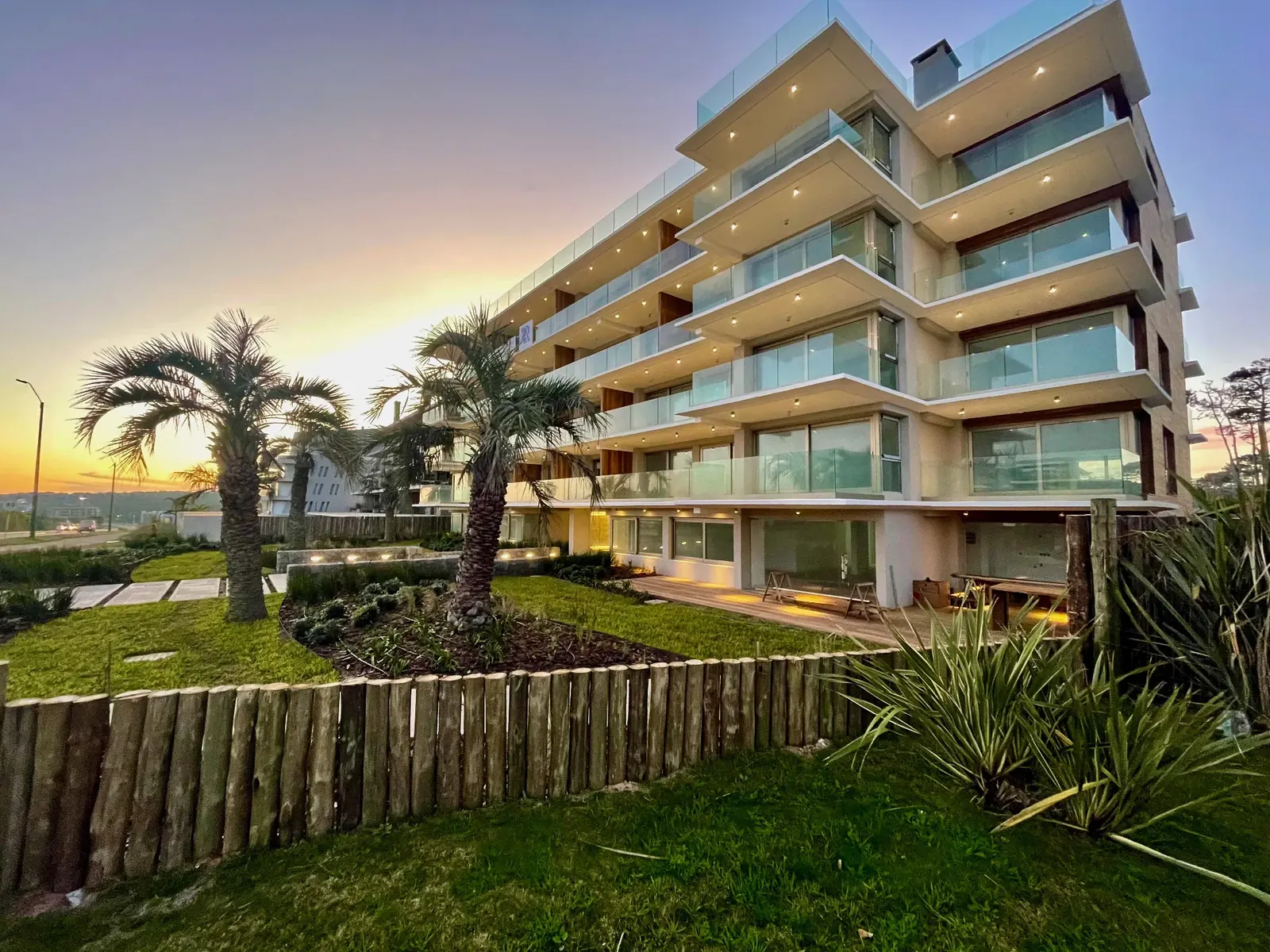 Moorea Bay II — Bikini, Punta del Este