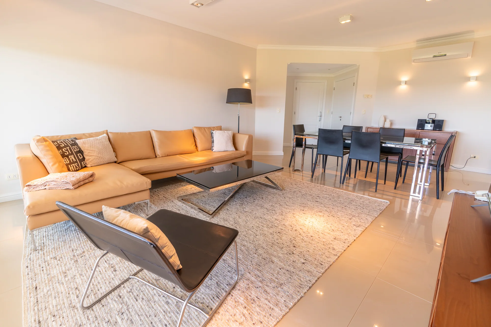 Living comedor amueblado de un departamento