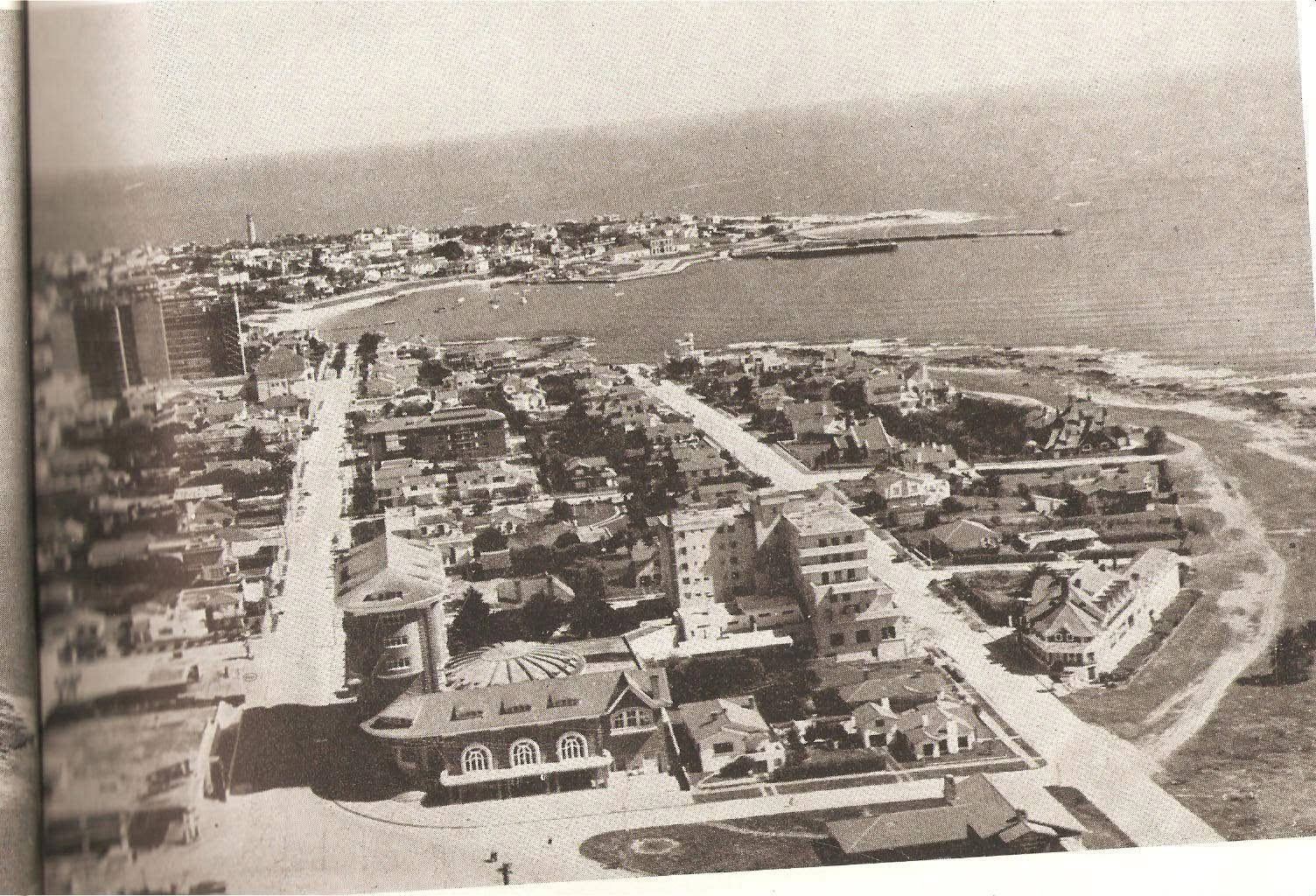 Vista aérea antigua de la península de Punta del Este, con casas bajas y las primeras torres