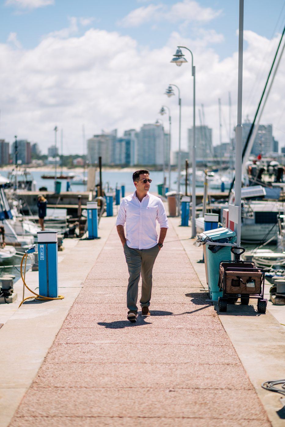 Santiago Pereyra recorriendo el puerto y las zonas de Punta del Este